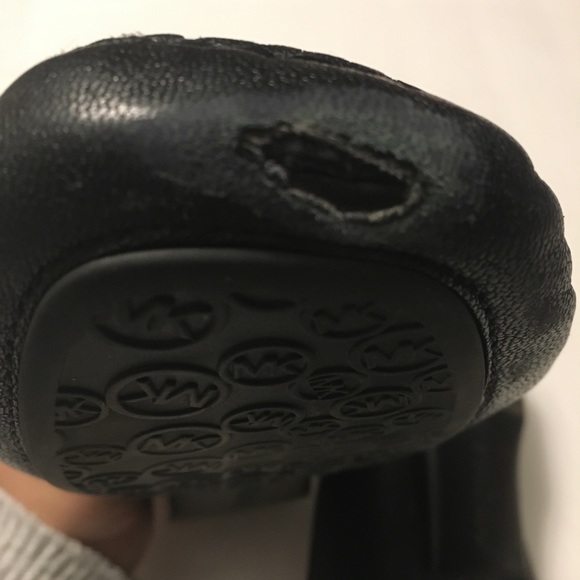 Michael Kors Women’s Leather Shoes Size 81/2M Used - Picture 5 of 6